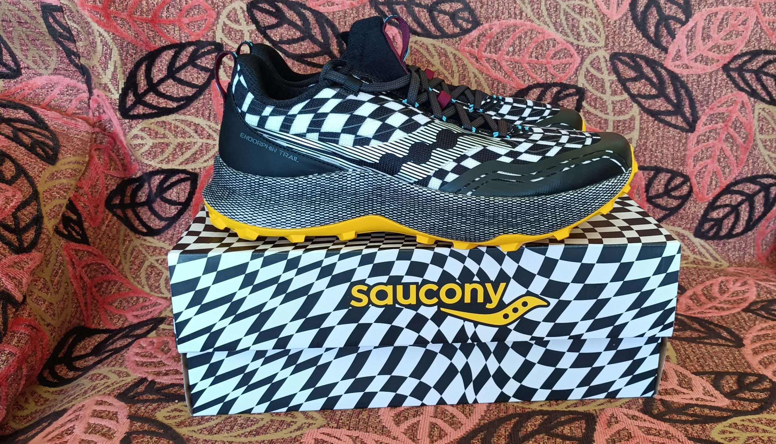 Πωλούνται Saucony αθλητικά παπούτσια για βουνό (Trail)