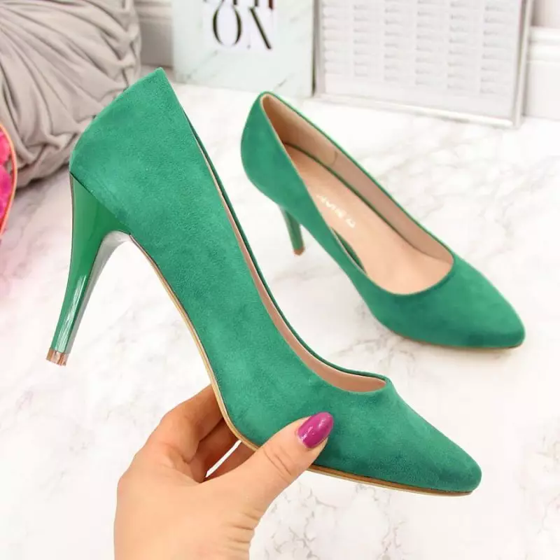 Pumps on a suede green stiletto heel W Sergio Leone