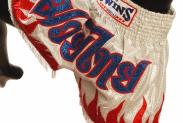 Σορτσάκι Kick Thai Twins Ασπρο Red Flame Κρόσσια