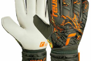 Reusch Attrakt Solid 53 70 016 5556 goalkeeper gloves