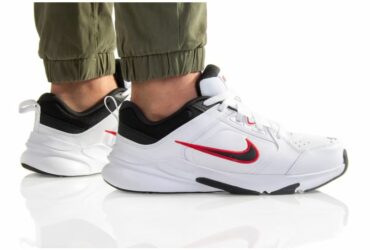 Nike Defyallday 4E M DM7564-102 shoe