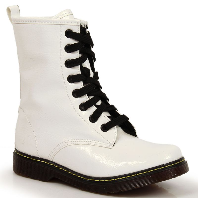 Warm lacquered boots Kornecki Jr KOR6017A white