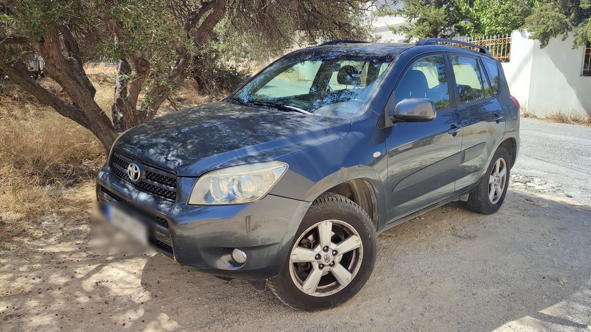 TOYOTA RAV4 Executive 4×4 (LPG)