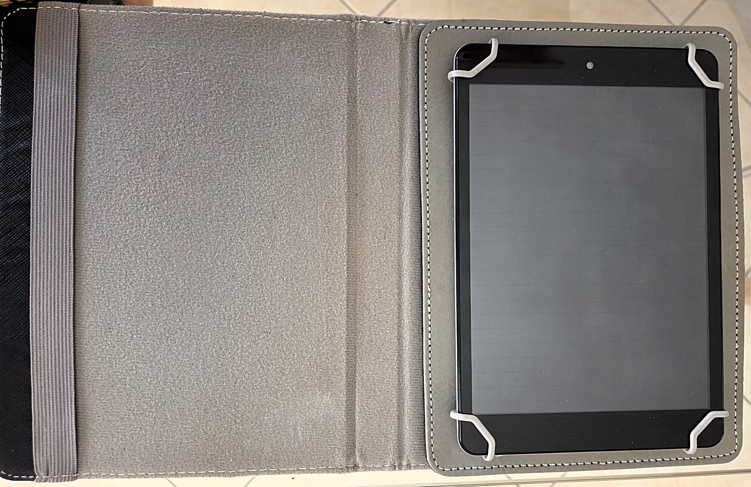 Tablet XPAD 8” Simmtronics με τη θήκη και το τροφοδοτικό του.
