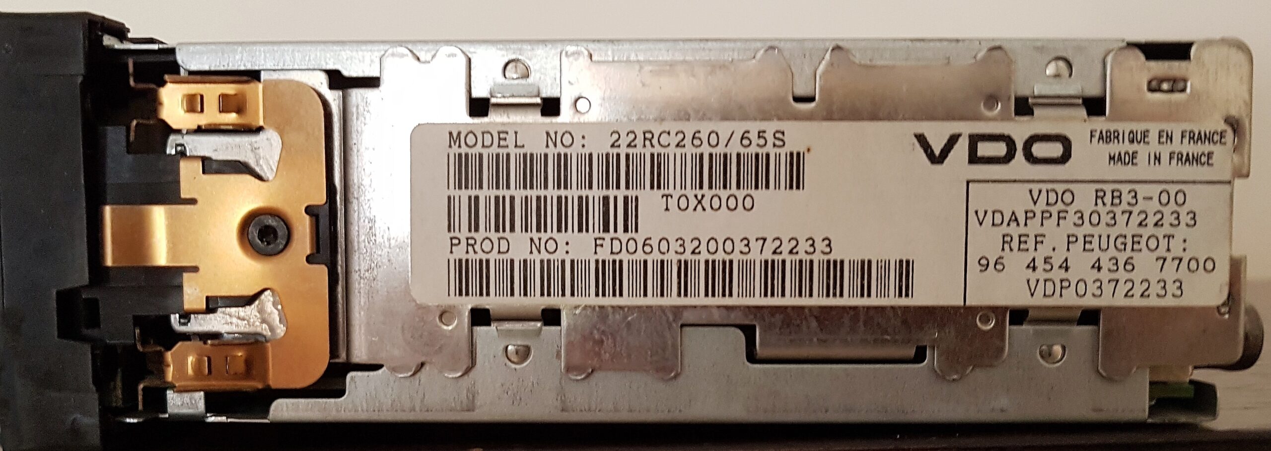 Ραδιοκασετόφωνο της PEUGEOT, γνήσιο και αχρησιμοποίητο.